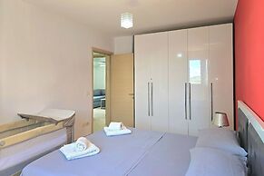 Sea View Holiday Apartment 073