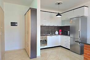 Sea View Holiday Apartment 073