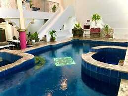 OYO 1190 Manzel Shanicaye Private Villa