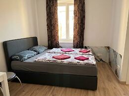 Cozy 1BR Apt with Lounge Central Vienna