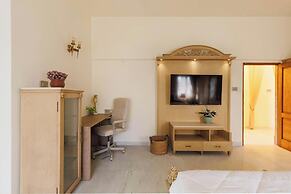 Westend Apartment by Redolive Racecourse Rd Luxe