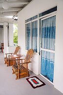 Asanka Surf House & Restaurant with pool