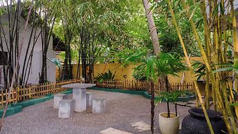 Asanka Surf House & Restaurant with pool