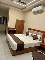 Jai Raghunandan Hotel