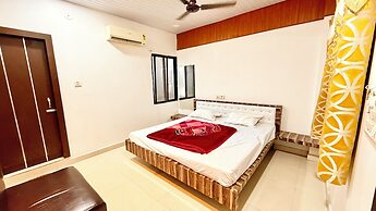 Hotel D & D Palace near Mahakal Temple