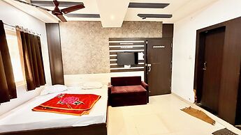 Hotel D & D Palace near Mahakal Temple