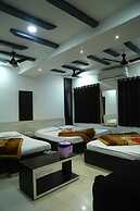 Hotel D & D Palace near Mahakal Temple