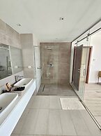 Elegant and Modern Villa V 04