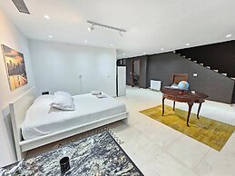 Elegant and Modern Villa V 04