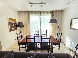 Elegant and Modern Villa V 04