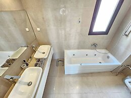 Elegant and Modern Villa V 04