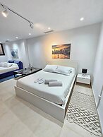 Elegant and Modern Villa V 04
