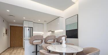 LUX The Business Bay Executive Suite