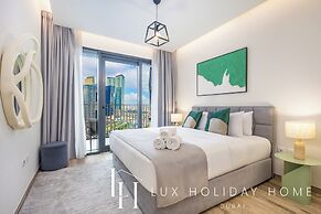 LUX The Business Bay Executive Suite
