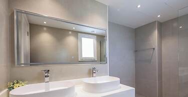 LUX The Serene Springs Villa 2