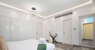 LUX The Serene Springs Villa 2