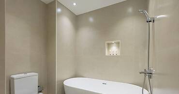 LUX The Serene Springs Villa 2