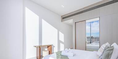 LUX  The Phantom Sky Pool Suite