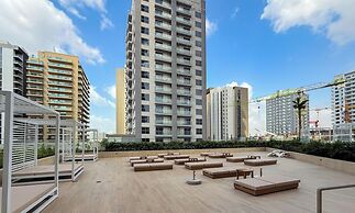 LUX  The Phantom Sky Pool Suite