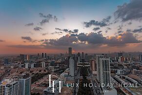 LUX  The Phantom Sky Pool Suite