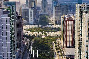 LUX  The Phantom Sky Pool Suite