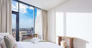 LUX  The Phantom Sky Pool Suite