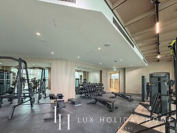 LUX  The Phantom Sky Pool Suite
