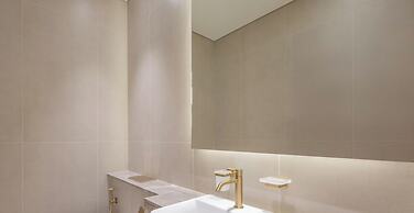 LUX  The Phantom Sky Pool Suite