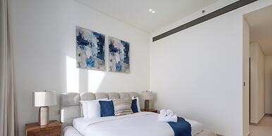 LUX  The Phantom Sky Pool Suite