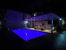 Mayank Farm - Valley View Pool Villa