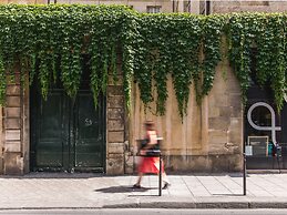 Merveil - Luxury Suite - Marais Archives
