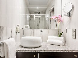 Merveil - Luxury Suite - Marais Archives