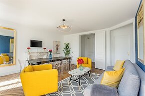 Family Suite Tilsitt Eiffel Tower view