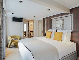 Signature Suite Eiffel Tower terrace