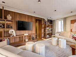 Signature Suite Eiffel Tower terrace