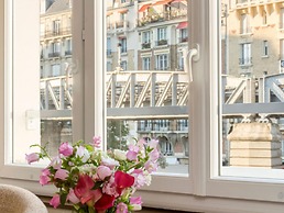 Signature Suite Eiffel Tower terrace