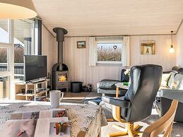 6 Person Holiday Home in Hemmet