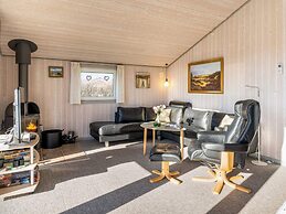 6 Person Holiday Home in Hemmet
