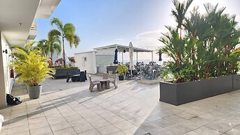 Executive Apartment on Balboa Avenue