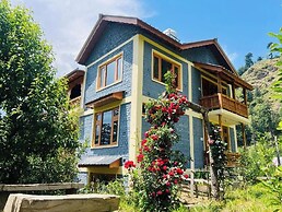 Huts And Hunters Cottage Manali