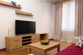 1-Bedroom apt with Balcony by Sweet Home