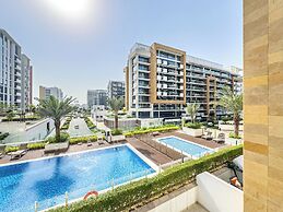 Superhost Modern 1BR in Azizi Riviera