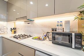 Superhost Modern 1BR in Azizi Riviera