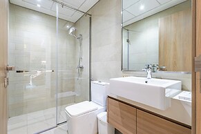 Superhost Modern 1BR in Azizi Riviera