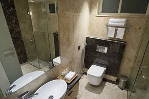 The PratiQ Luxe - Paschim Vihar