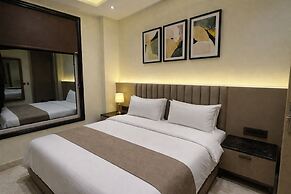 The PratiQ Luxe - Paschim Vihar