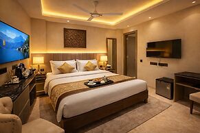 The PratiQ Luxe - Paschim Vihar