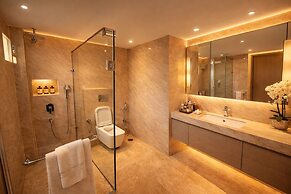 The PratiQ Luxe - Paschim Vihar