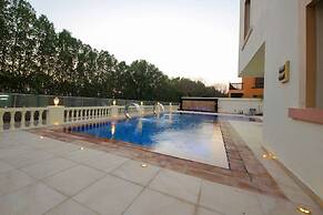 5BR Villa With Private Swimming Pool