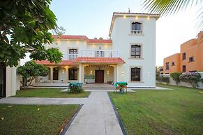 5BR Villa With Private Swimming Pool